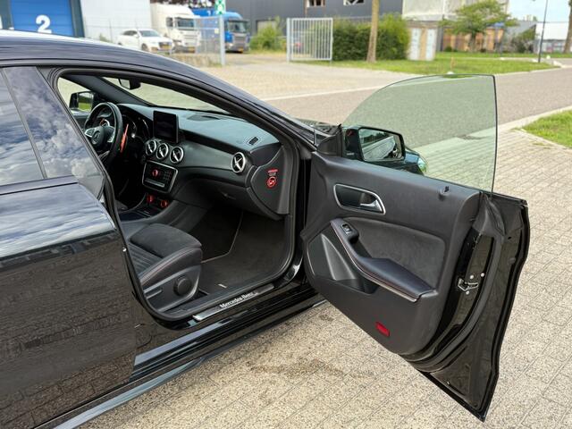 Mercedes-Benz CLA-KLASSE AMG Night Pakket Led AUT