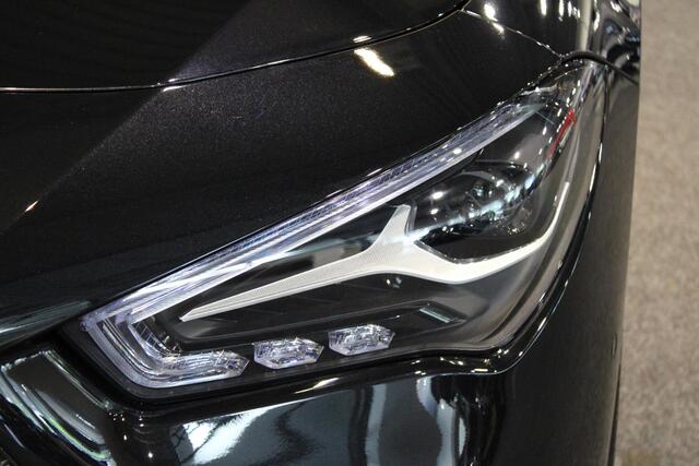 Mercedes-Benz CLA-KLASSE Shooting Brake 200 AMG Line Panorama dak | Trekhaak