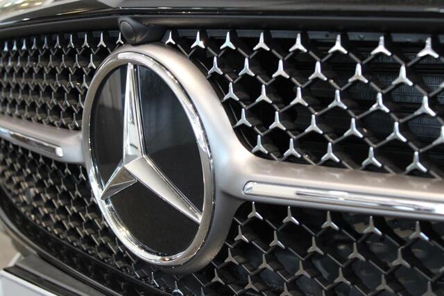 Mercedes-Benz CLA-KLASSE Shooting Brake 200 AMG Line Panorama dak | Trekhaak