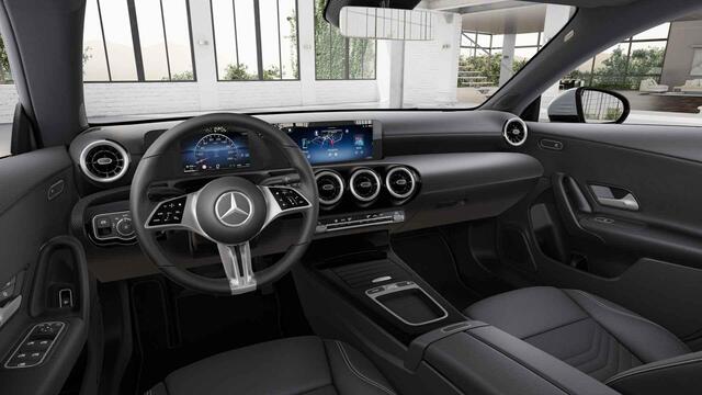 Mercedes-Benz CLA-KLASSE 180 Star Edition LIMITED | Stoelverwarming | Achteruitrijcamera | LED koplampen | MBUX |