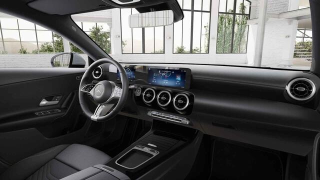 Mercedes-Benz CLA-KLASSE 180 Star Edition LIMITED | Stoelverwarming | Achteruitrijcamera | LED koplampen | MBUX |