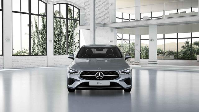 Mercedes-Benz CLA-KLASSE 180 Star Edition LIMITED | Stoelverwarming | Achteruitrijcamera | LED koplampen | MBUX |