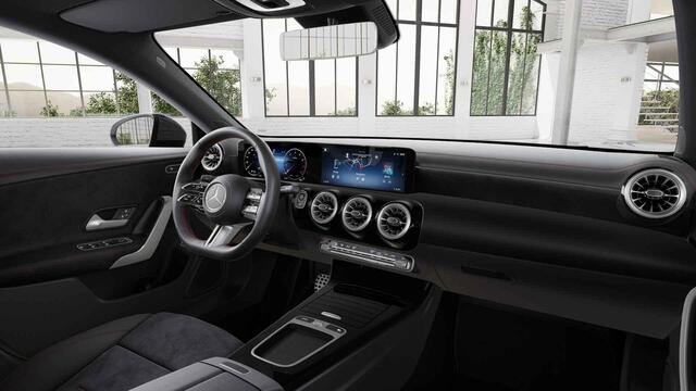 Mercedes-Benz CLA-KLASSE 180 Star Edition AMG Line LIMITED | Panoramaschuifdak | Night | Achteruitrijcamera | Stoelverwarming voor