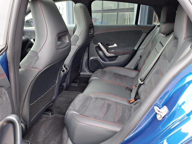 Mercedes-Benz CLA-KLASSE Shooting Brake 180 Star Edition AMG | Panoramadak | Nightpakket | Dodehoekassistent | Apple CarPlay | Android Auto | Sfeerverlichting | Stoelverwarming | Achteruitrijcamera | Elektrisch inklapbare buitenspiegels