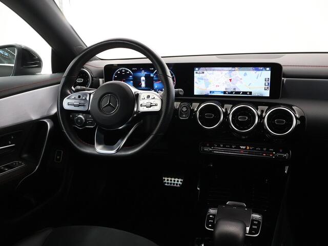 Mercedes-Benz CLA-KLASSE Shooting Brake 200 Advantage | AMG | Widescreen | Multispaaks lichtmetalen velgen |