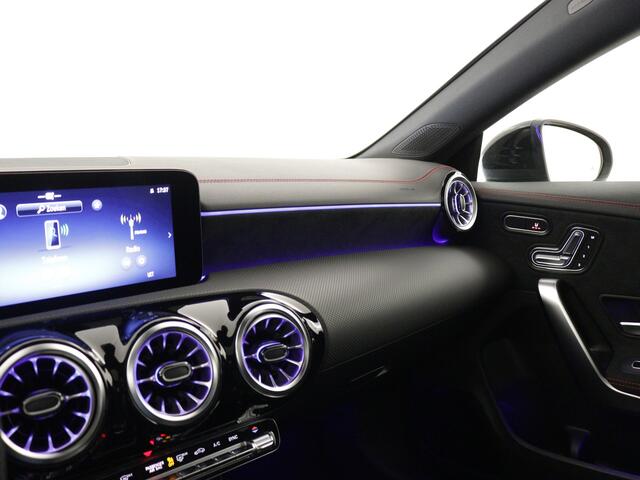 Mercedes-Benz CLA-KLASSE 180 AMG Line Plus LIMITED Edition | Nightpakket | Dodehoekassistent | Head-up display | KEYLESS GO-comfortpakket | USB pakket plus | Parkeerpakket met 360°-camera | Sfeerverlichting | Draadloos oplaadsysteem voor Smartphone |