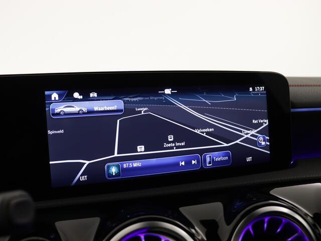 Mercedes-Benz CLA-KLASSE 180 AMG Line Plus LIMITED Edition | Nightpakket | Dodehoekassistent | Head-up display | KEYLESS GO-comfortpakket | USB pakket plus | Parkeerpakket met 360°-camera | Sfeerverlichting | Draadloos oplaadsysteem voor Smartphone |