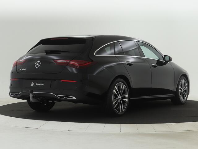 Mercedes-Benz CLA-KLASSE Shooting Brake 180 Star Edition Luxury Line | Trekhaak | USB pakket plus | Sfeerverlichting | Verwarmde stoelen vooraan | Parkeerpakket met achteruitrijcamera | KEYLESS GO-comfortpakket | Draadloos oplaadsysteem voor smartphone |