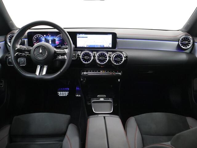 Mercedes-Benz CLA-KLASSE Shooting Brake 180 Star Edition AMG Night | Panoramadak | Multibeam led | Dodehoek assistent | Keyless Go |