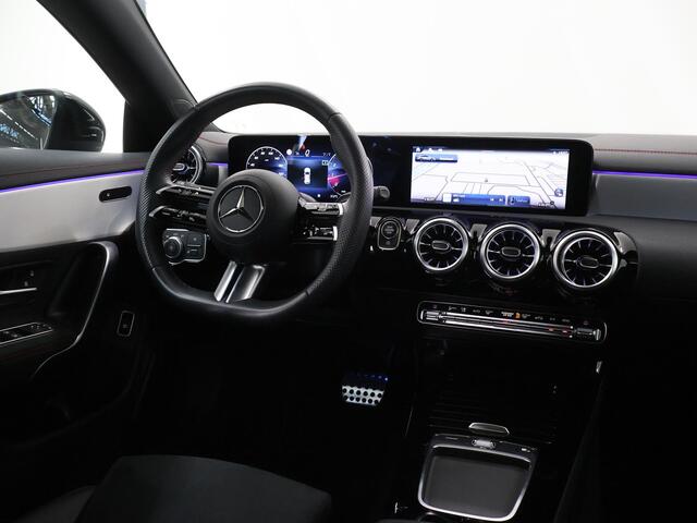 Mercedes-Benz CLA-KLASSE Shooting Brake 180 Star Edition AMG Night | Panoramadak | Multibeam led | Dodehoek assistent | Keyless Go |