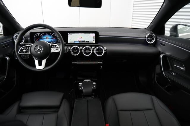 Mercedes-Benz CLA-KLASSE Shootingbrake CLA 200 Luxury Automaat NAP/Pano/Leder/Sfeerv/Widescreen