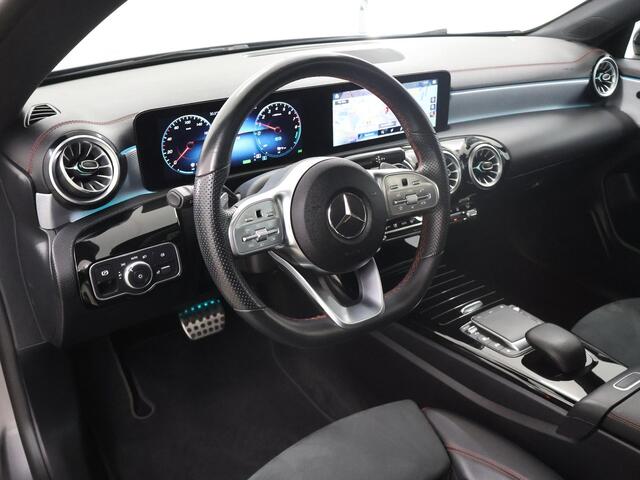 Mercedes-Benz CLA-KLASSE Shooting Brake 250 e AMG Line | Panoramadak | Trekhaak | Night pakket |