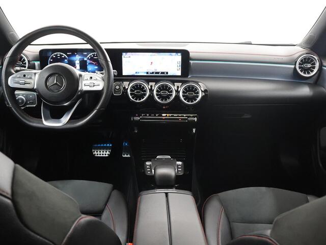 Mercedes-Benz CLA-KLASSE Shooting Brake 250 e AMG Line | Panoramadak | Trekhaak | Night pakket |