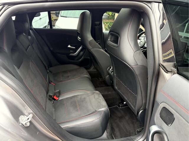 Mercedes-Benz CLA-KLASSE Shooting Brake 200 Solution AMG Panoramadak, Camera, Premium Audio