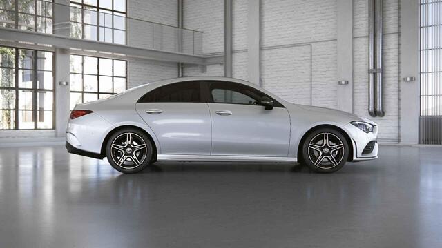 Mercedes-Benz CLA-KLASSE 180 Business Solution AMG | Night | Panoramadak | Multibeam | Stoelverwarming | Sfeerverlichting |