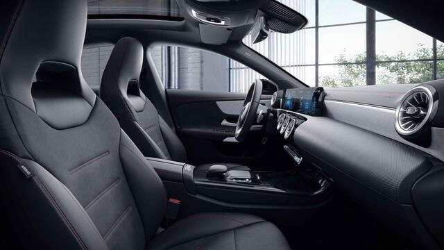 Mercedes-Benz CLA-KLASSE 180 Business Solution AMG | Night | Panoramadak | Multibeam | Stoelverwarming | Sfeerverlichting |