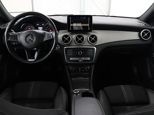 Mercedes-Benz CLA-KLASSE 180 Business Edition | Stoelverwarming | Camera | Full LED | Navigatie | Park Assist | Half leder | Airco | Cruise control