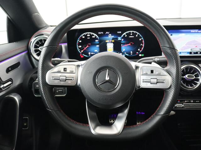 Mercedes-Benz CLA-KLASSE 200 Business Solution AMG | Panoramadak | Adaptive cruise | Carplay | Stoelverwarming | Camera | Matrix LED | Keyless | Navigatie | Leder/Alcantara | Widescreen | Designo Lak