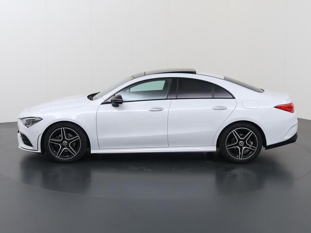 Mercedes-Benz CLA-KLASSE 180 Business Solution AMG | Night | Panoramadak | Multibeam | Stoelverwarming | Sfeerverlichting |