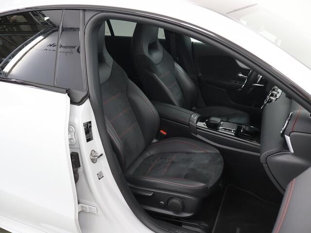 Mercedes-Benz CLA-KLASSE 180 Business Solution AMG | Night | Panoramadak | Multibeam | Stoelverwarming | Sfeerverlichting |