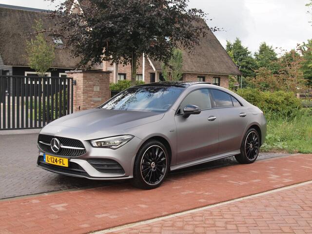 Mercedes-Benz CLA-KLASSE 250 e Premium Plus | Panoramadak | Lederen Bekleding | Burmester | 360°-camera | NL-Auto |