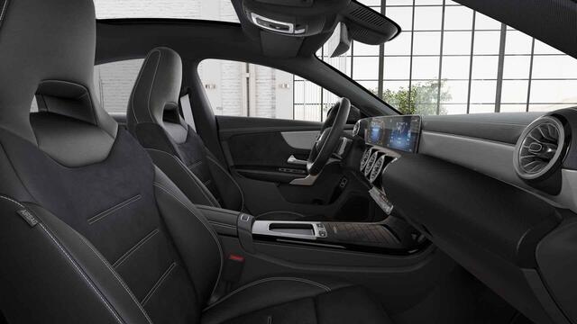 Mercedes-Benz CLA-KLASSE Coupé 180 Business Solution AMG | Panoramaschuifdak | AMG Line Plus | MANUFAKTUR Alpinegrijs | Night pakket | Head-up display | 360° camera | 19"AMG velgen Multispaaks