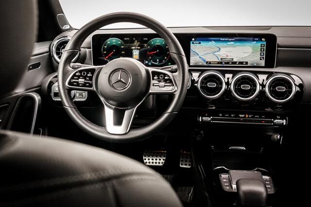 Mercedes-Benz CLA-KLASSE Shooting Brake 180 Automaat Bus. Solution | Widescreen | 18 inch LMV | Sportstoelen | PDC | Navi