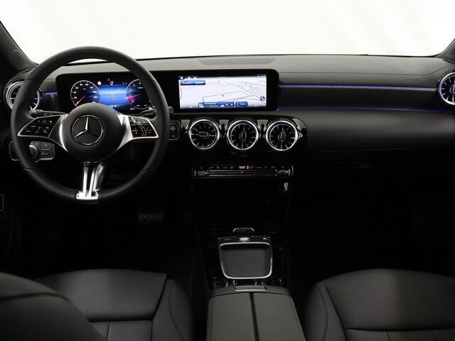 Mercedes-Benz CLA-KLASSE Shooting Brake 180 Star Edition Luxury Line | Achteruitrijcamera | Zitcomfortpakket | Parkeerassistent | Keyless | Sfeerverlichting |