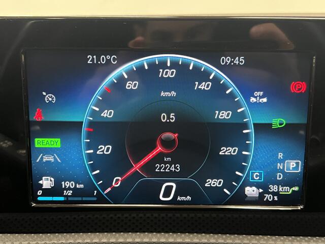 Mercedes-Benz CLA-KLASSE Shooting Brake 250 e | NAVIGATIE | CARPLAY | PARKEERSENSOREN |