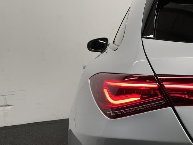 Mercedes-Benz CLA-KLASSE Shooting Brake 250 e | NAVIGATIE | CARPLAY | PARKEERSENSOREN |