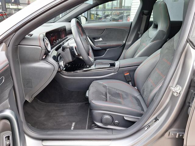 Mercedes-Benz CLA-KLASSE Shooting Brake 180 Star Edition AMG | Matgrijs | Nightpakket | Panoramadak | Dodehoekassistent | Apple CarPlay | Android Auto | Sfeerverlichting | Stoelverwarming | Achteruitrijcamera | Elektrisch Inklapbare Buitenspiegels