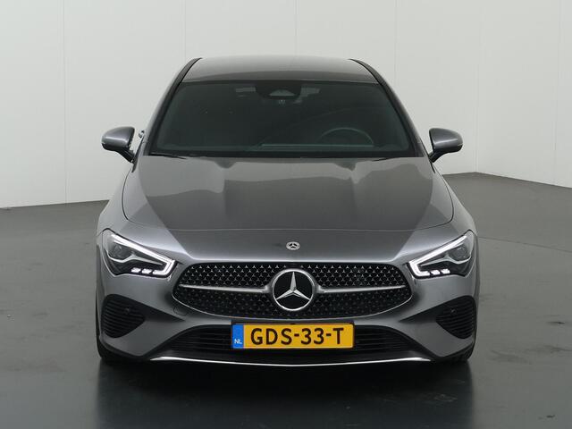 Mercedes-Benz CLA-KLASSE Shooting Brake 180 Star Edition Luxury Line | Stoelverwarming | Getint glas | Achteruitrijcamera | Sfeerverlichting