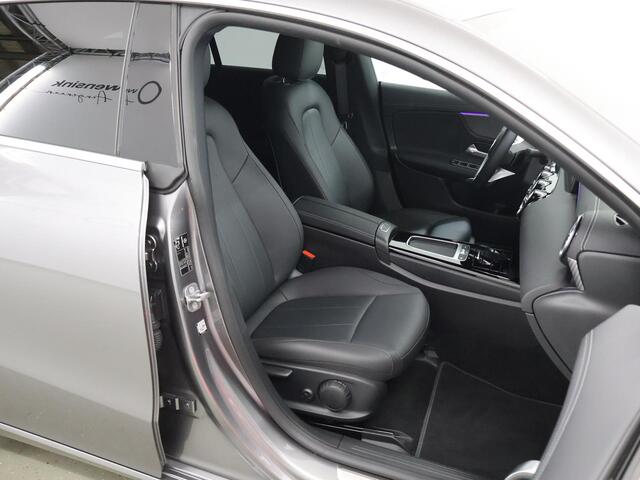 Mercedes-Benz CLA-KLASSE Shooting Brake 180 Star Edition Luxury Line | Stoelverwarming | Getint glas | Achteruitrijcamera | Sfeerverlichting