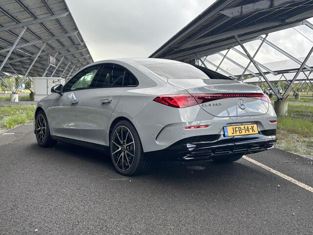 Mercedes-Benz CLA-KLASSE 250+ Launch Edition 85 kWh | Night | Panoramadak | DISTRONIC | Achteruitrijcamera | Dodehoekassistent | Trekhaak |