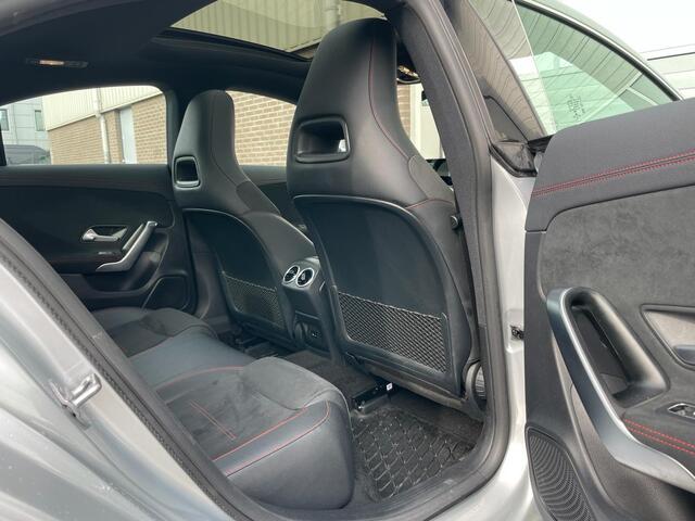 Mercedes-Benz CLA-KLASSE 180 | Panoramadak | AMG
