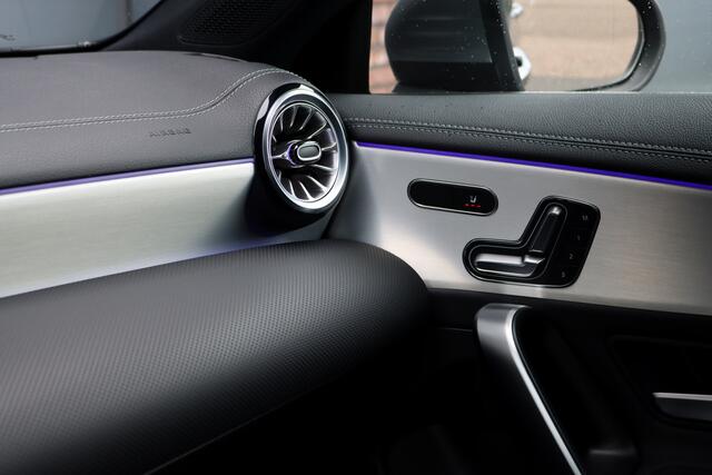 Mercedes-Benz CLA-KLASSE Shooting Brake 250 e Star Edition AMG Line | Facelift | Memory | Camera | Verwarmd Stuurwiel | Trekhaak | Keyless Go | Sfeerverlichting |