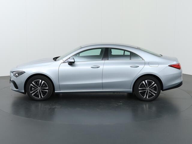Mercedes-Benz CLA-KLASSE 250 e Star Edition | 2x groot scherm | 17 inch LM velgen | Led verl. | Achteruitrijcamera |
