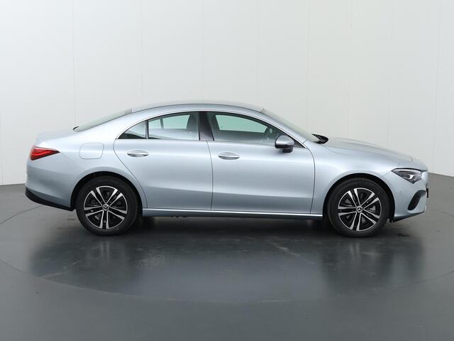 Mercedes-Benz CLA-KLASSE 250 e Star Edition | 2x groot scherm | 17 inch LM velgen | Led verl. | Achteruitrijcamera |