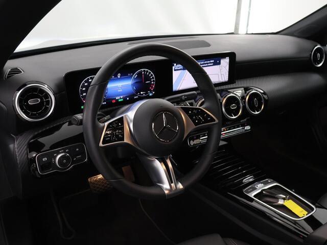 Mercedes-Benz CLA-KLASSE 250 e Star Edition | 2x groot scherm | 17 inch LM velgen | Led verl. | Achteruitrijcamera |