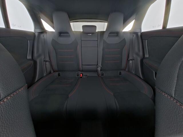 Mercedes-Benz CLA-KLASSE Shooting Brake 250 e AMG Plug-In Hybride AMG Line | NIght Pakket | Panorama Schuif-Kanteldak | Trekhaak | Multibeam Koplampen | 11kW Laden | Stuur en Stoelverwarming. Inclusief 24 maanden MB Certified garantie voor Europa.