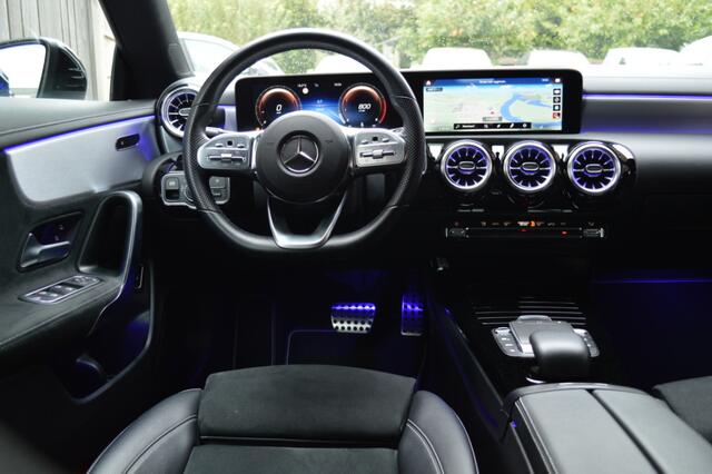 Mercedes-Benz CLA-KLASSE Shooting Brake 200 AMG Led Panorama Widescreen Sfeer Camera Night Pdc