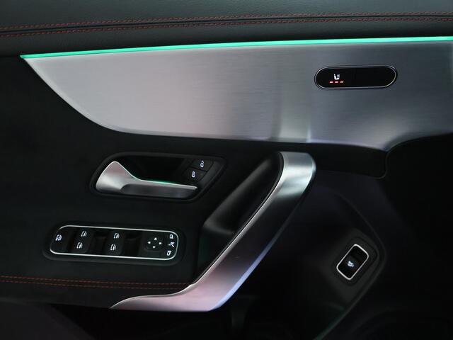 Mercedes-Benz CLA-KLASSE 200 AMG Line | Achteruitrijcamera | Multispaaks LM velgen | Sfeerverlichting | Nightpakket | Inclusief 24 maanden MB Certified garantie voor Europa.