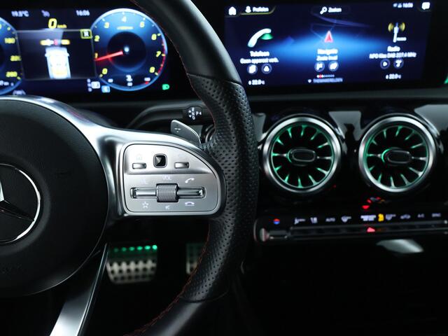 Mercedes-Benz CLA-KLASSE 200 AMG Line | Achteruitrijcamera | Multispaaks LM velgen | Sfeerverlichting | Nightpakket | Inclusief 24 maanden MB Certified garantie voor Europa.