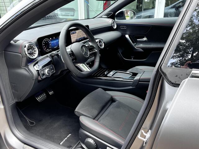 Mercedes-Benz CLA-KLASSE 180 Star Edition AMG | Matgrijs | Panoramadak | Night Pakket | Burmester Surround Sound | Dodehoekassistent | Apple CarPlay | Android Auto | Sfeerverlichting | Stoelverwarming | Achteruitrijcamera | Elektrisch Inklapbare Buitenspiegels