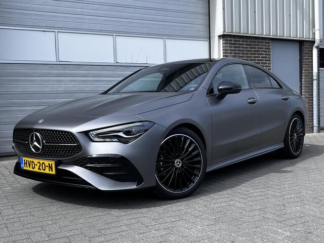 Mercedes-Benz CLA-KLASSE 180 Star Edition AMG | Matgrijs | Panoramadak | Night Pakket | Burmester Surround Sound | Dodehoekassistent | Apple CarPlay | Android Auto | Sfeerverlichting | Stoelverwarming | Achteruitrijcamera | Elektrisch Inklapbare Buitenspiegels