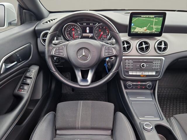 Mercedes-Benz CLA-KLASSE 180 Panoramadak - Navi - PDC