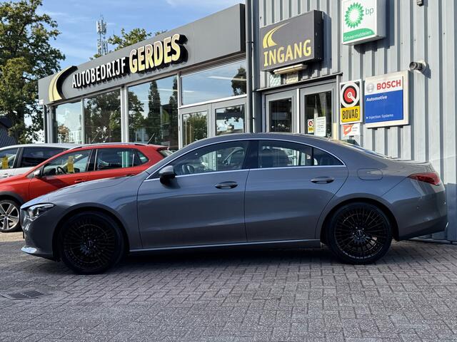 Mercedes-Benz CLA-KLASSE 180 Premium Plus | AUTOMAAT | FULL LED | NAVI | PDC |