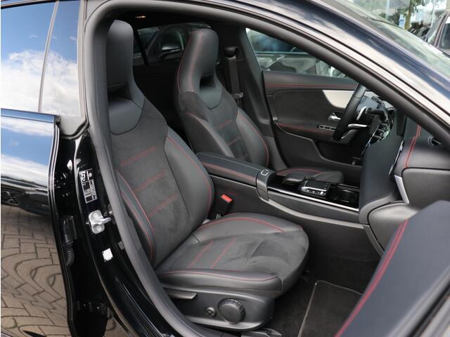 Mercedes-Benz CLA-KLASSE 250 e AMG Line I Panoramadak I Leder I Widescreen