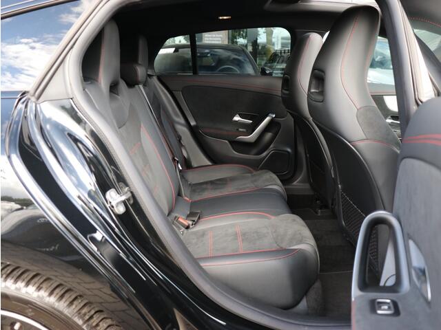 Mercedes-Benz CLA-KLASSE 250 e AMG Line I Panoramadak I Leder I Widescreen