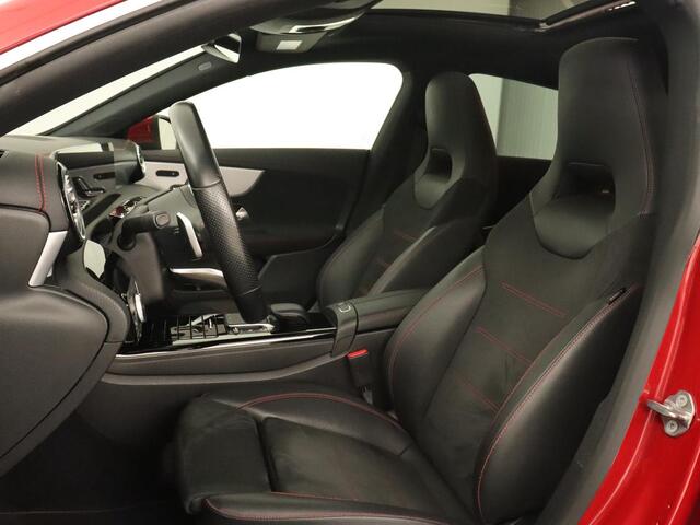 Mercedes-Benz CLA-KLASSE 200 Business Solution AMG | Panoramadak | Stoelverwarming | Adaptive cruise | Camera | Memory | Matrix LED | Keyless | Sfeerverlichting | Widescreen